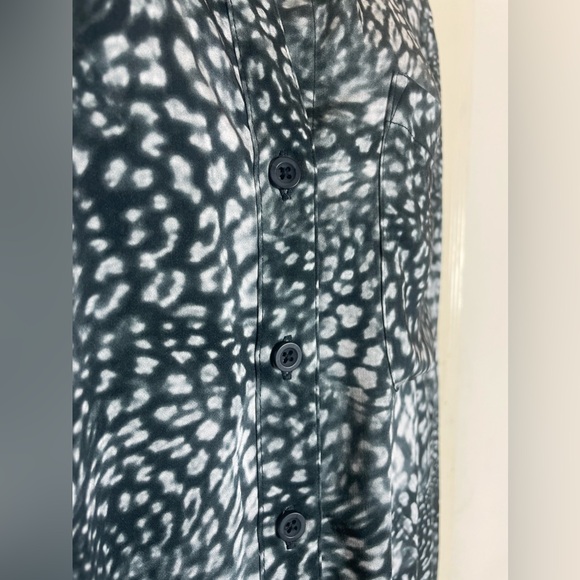 Cloth & Stone for Anthropologie “Watercolor” Slippery Blouse with Hi-Lo hem -NWT - Picture 6 of 9